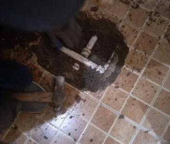 万山卫生间漏水维修公司为您分享下卫生间渗水如何处理及注意事项