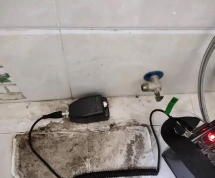 万山屋顶漏水维修公司分享下卫生间漏水的危害及解决方法