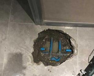 万山阳台漏水维修公司分享下暖气管道漏水的原因有哪些